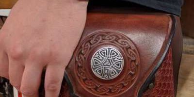 escarcelle holster écailles de dragon et bracelet