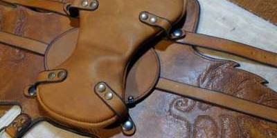 selle pour lutin sur Basset hound