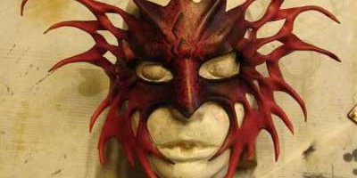 masque papillon rouge