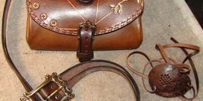escarcelle avec pierre sertie, ceinture et cache œil pirate