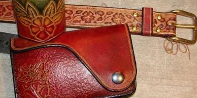 pochette/blague à tabac rouge, ceinture et bracelet