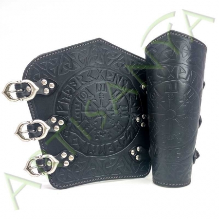 vue de face des Canons d'avant bras Vegvísir_Triquetra noir