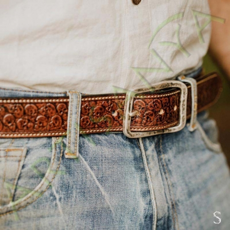 mise en situation de la ceinture en cuir biker